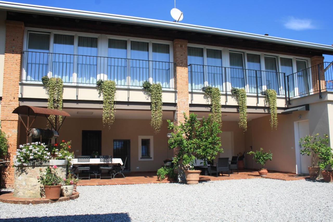 Cascina San Martino Bed and Breakfast Passirano Exteriör bild