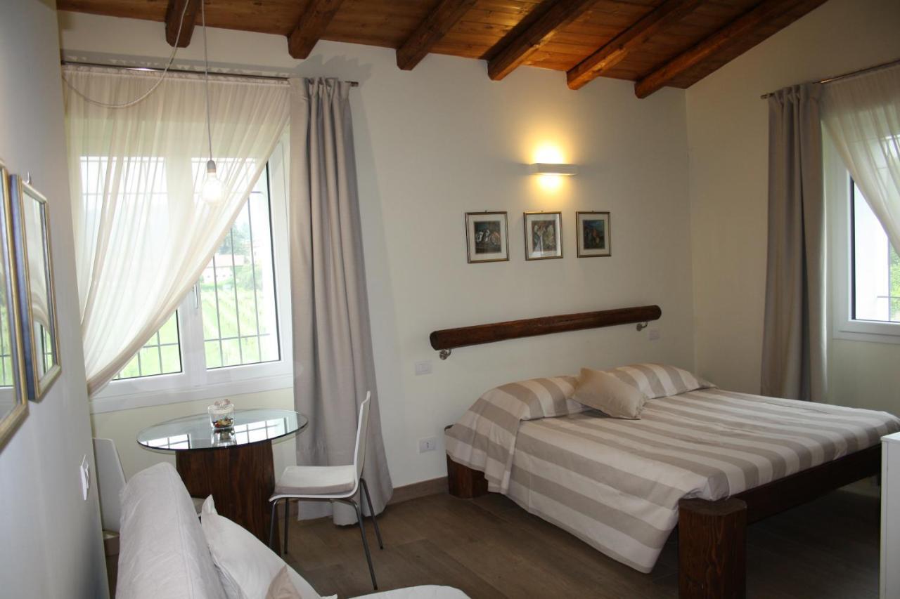 Cascina San Martino Bed and Breakfast Passirano Exteriör bild