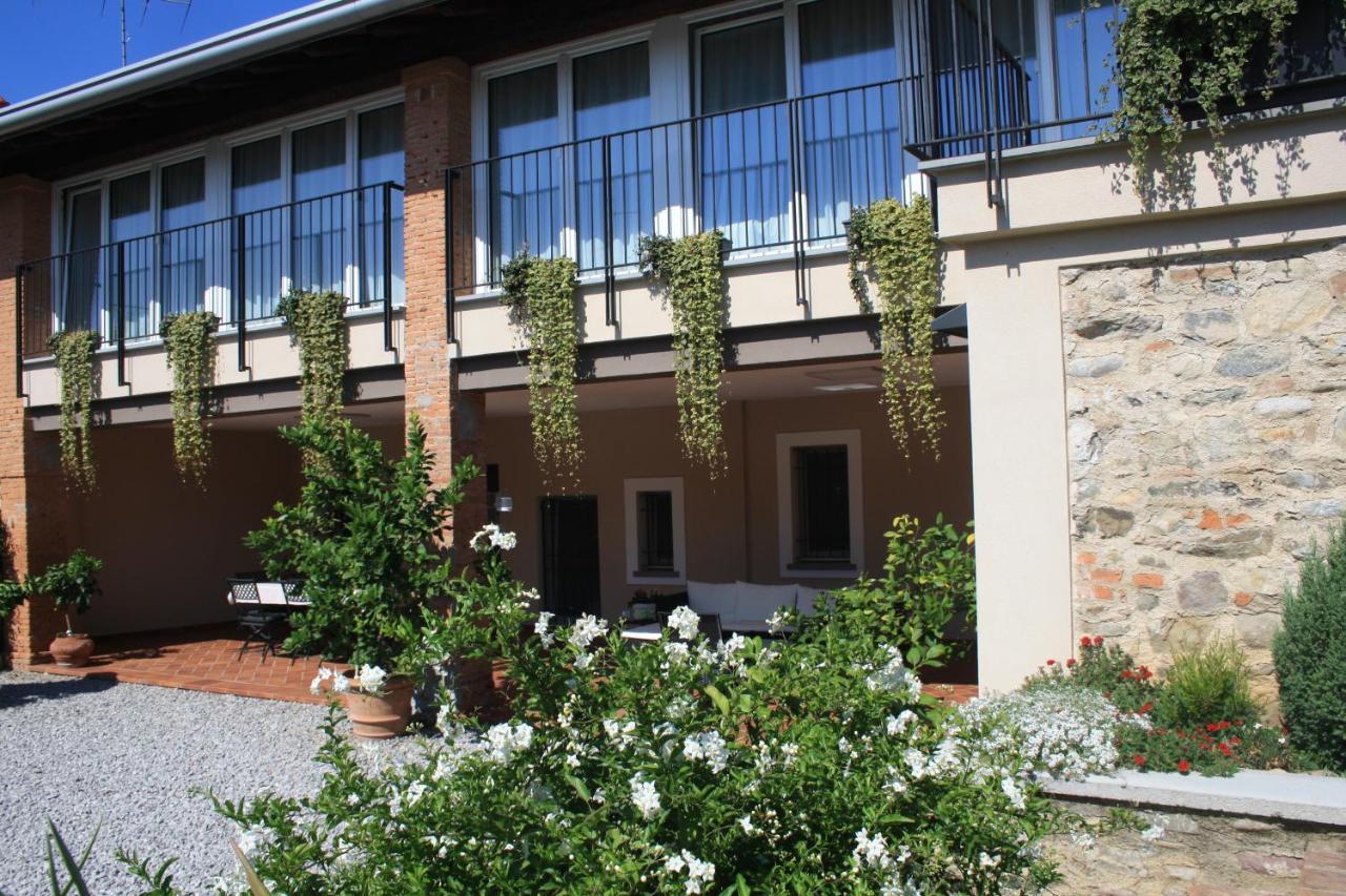 Cascina San Martino Bed and Breakfast Passirano Exteriör bild