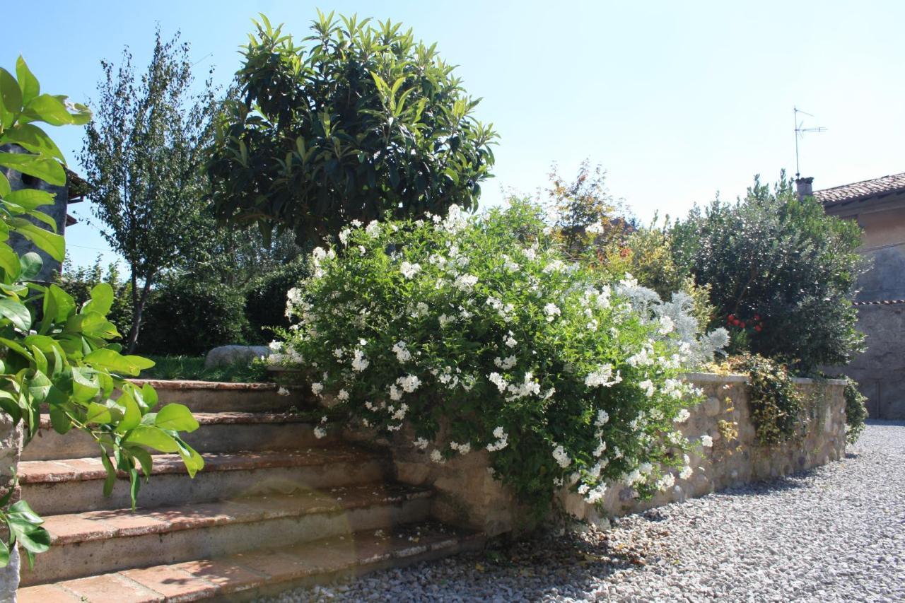 Cascina San Martino Bed and Breakfast Passirano Exteriör bild