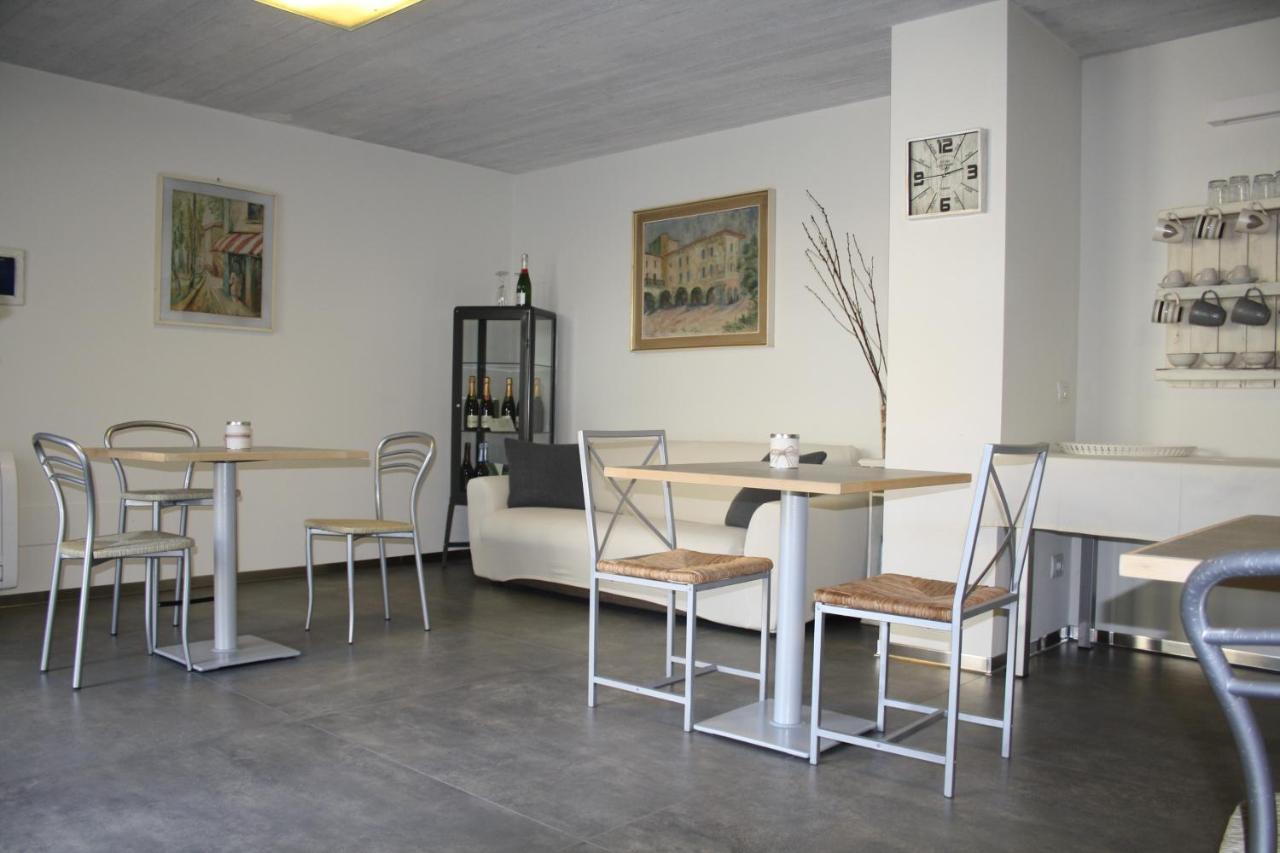 Cascina San Martino Bed and Breakfast Passirano Exteriör bild
