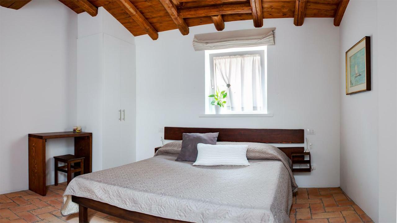 Cascina San Martino Bed and Breakfast Passirano Exteriör bild