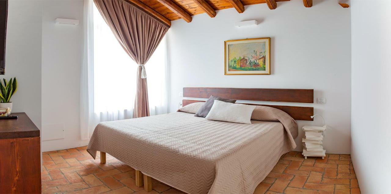 Cascina San Martino Bed and Breakfast Passirano Exteriör bild
